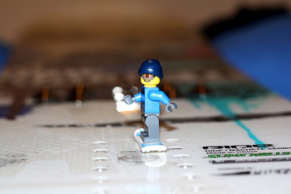 neiseko snowboarder on slope