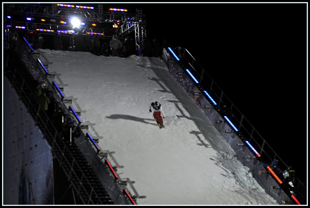 雪板者於斜坡