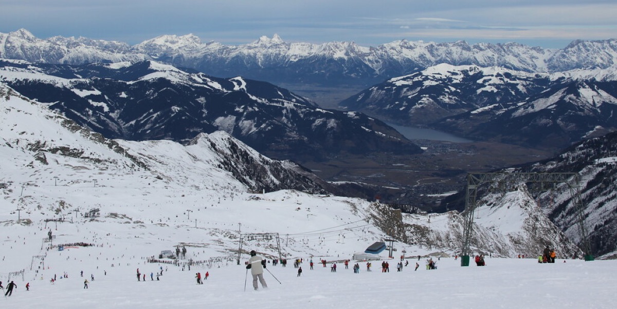 Esquiando en una ruta de nieve