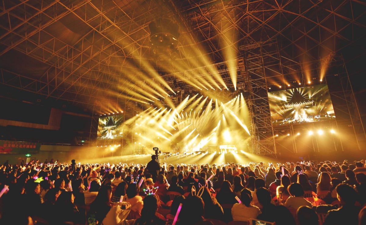 public à la sortie d’un concert SHINee